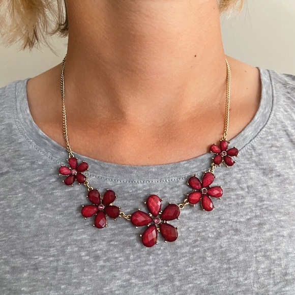 Elegant pink daisy necklace - Picture 3 of 3